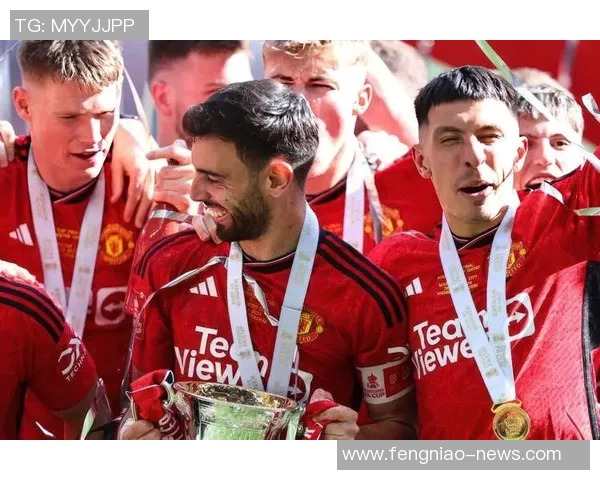 足总杯精彩对决里昂与曼联战成平局逆转瞬间点燃全场激情